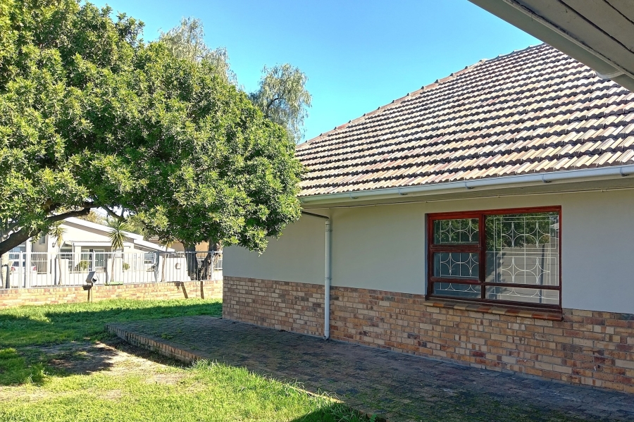 4 Bedroom Property for Sale in Chrismar Western Cape